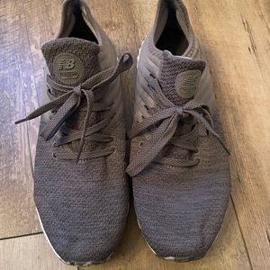 Men’s new balance sneakers